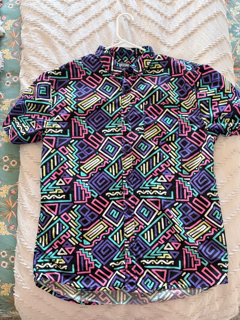 Massive Men's Short Sleeve Geometric Print Shirt - Size Large